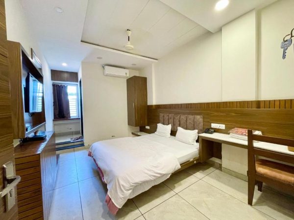 Ac Deluxe Room